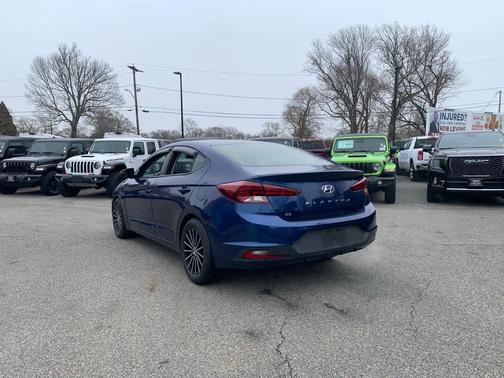 2020 Hyundai ELANTRA SE