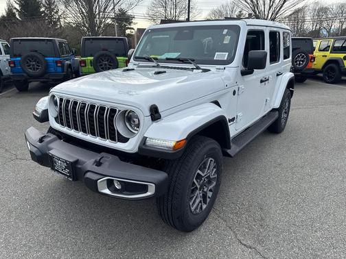 2026 Jeep Wrangler 4-Door Sahara 4x4