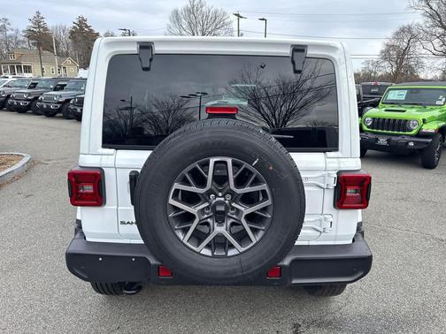 2026 Jeep Wrangler 4-Door Sahara 4x4