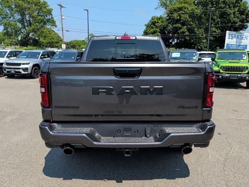Granite Crystal Metallic Clearcoat 2026 RAM 1500 Big Horn/Lone Star