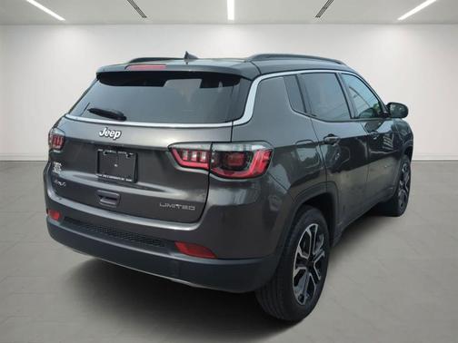 Granite Crystal Metallic Clearcoat 2023 Jeep Compass Limited