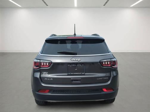 Granite Crystal Metallic Clearcoat 2023 Jeep Compass Limited