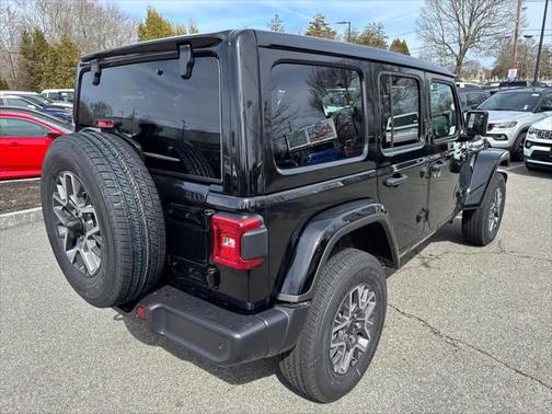2025 Jeep Wrangler 4-Door Sahara 4x4