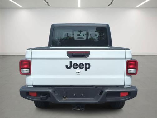 Bright White Clearcoat 2022 Jeep Gladiator Sport