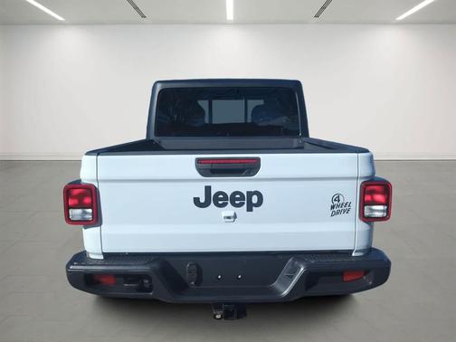 Bright White Clearcoat 2022 Jeep Gladiator Sport