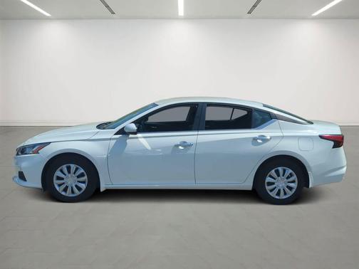 Glacier White 2021 Nissan Altima S FWD