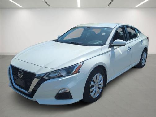 Glacier White 2021 Nissan Altima S FWD