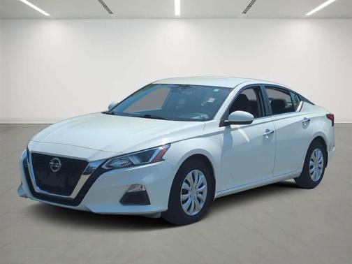 Glacier White 2021 Nissan Altima S FWD