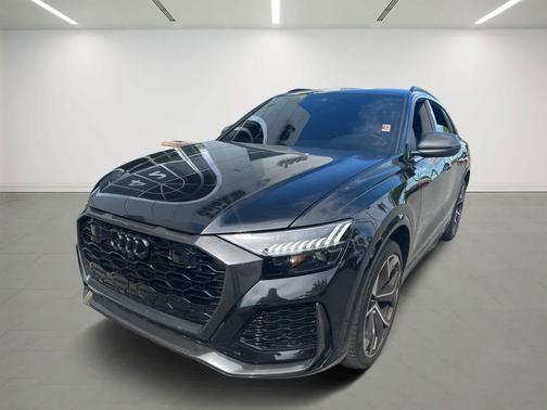 Mythos Black Metallic 2023 Audi RS Q8 4.0T