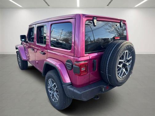 2024 Jeep Wrangler 4-Door Sahara 4x4