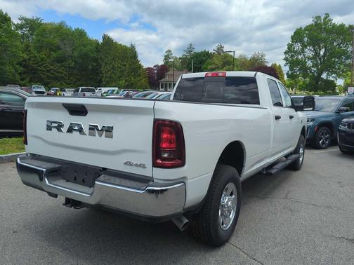 Bright White Clearcoat 2026 RAM 2500 Tradesman Crew Cab 4x4 8' Box