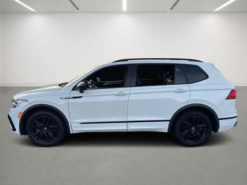 2022 Volkswagen Tiguan 2.0T SE R-Line Black 4MOTION