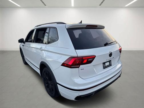 2022 Volkswagen Tiguan 2.0T SE R-Line Black 4MOTION