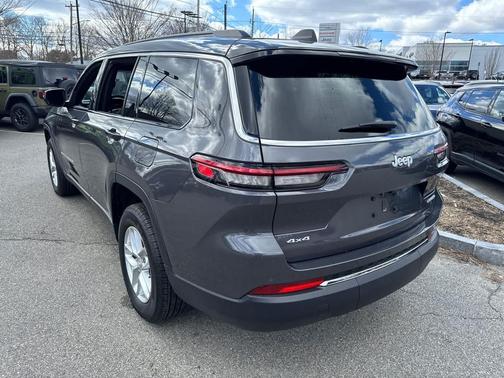 Baltic Gray Metallic Clearcoat 2025 Jeep Grand Cherokee L Laredo