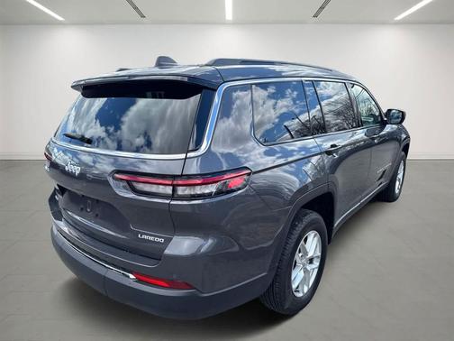 Baltic Gray Metallic Clearcoat 2025 Jeep Grand Cherokee L Laredo