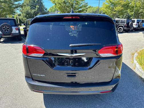 2026 Chrysler Voyager LX