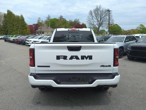 Bright White Clearcoat 2026 RAM 1500 Big Horn/Lone Star