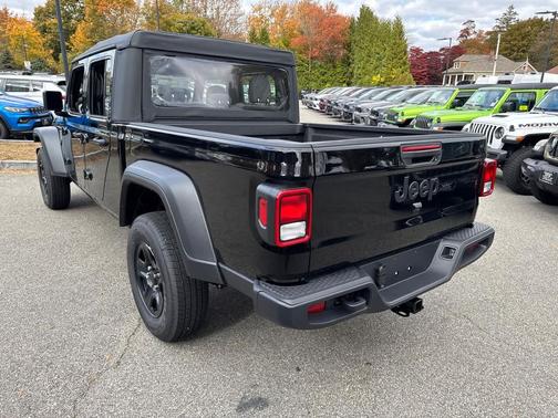 2025 Jeep Gladiator Sport