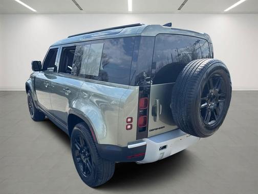 2025 Land Rover Defender 110 P300