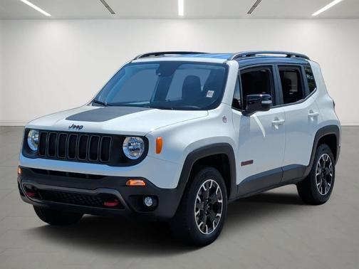 Alpine White Clearcoat 2023 Jeep Renegade Trailhawk