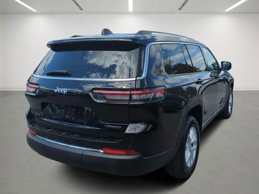 Diamond Black Crystal Pearlcoat 2023 Jeep Grand Cherokee L Laredo