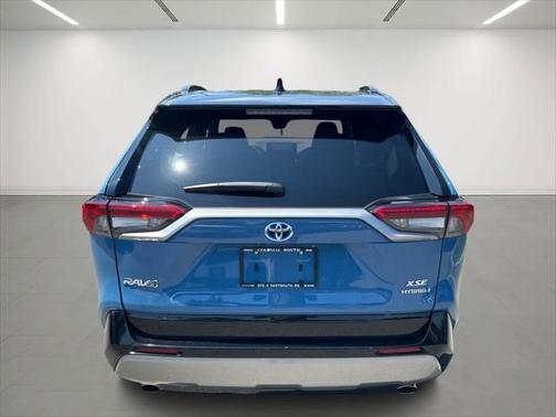 2023 Toyota RAV4 Hybrid SE