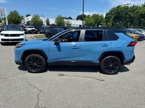 2023 Toyota RAV4 Hybrid SE