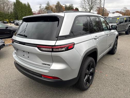 Silver Zynith 2025 Jeep Grand Cherokee Limited