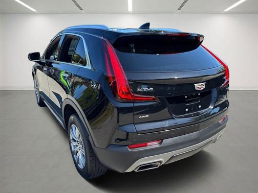 2022 Cadillac XT4 Premium Luxury