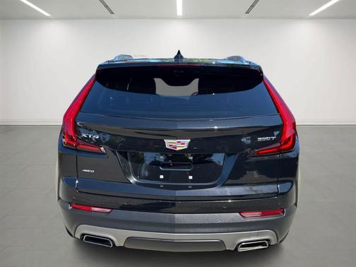 2022 Cadillac XT4 Premium Luxury
