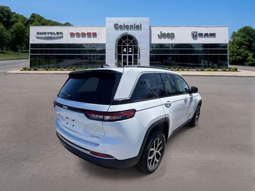 Bright White Clearcoat 2026 Jeep Grand Cherokee Limited