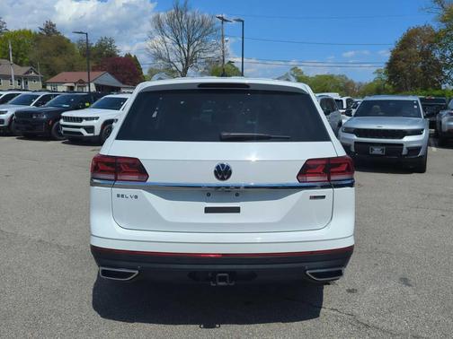 Pure White 2022 Volkswagen Atlas 3.6L SEL