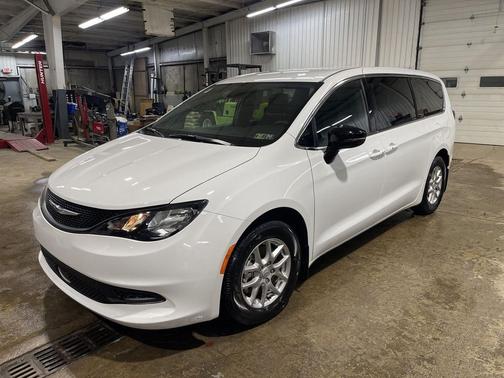 2026 Chrysler Voyager LX