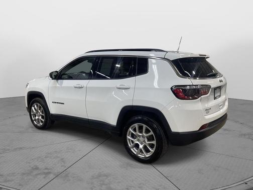 2023 Jeep Compass Latitude Lux