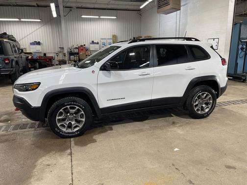 2022 Jeep Cherokee Trailhawk