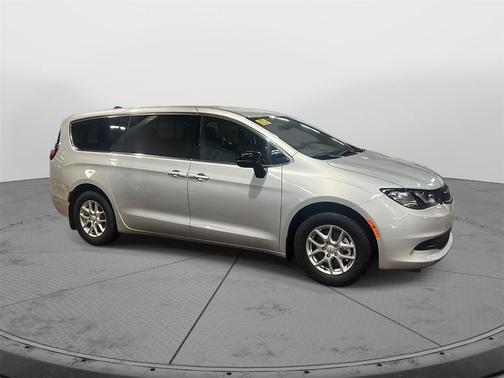 2026 Chrysler Voyager LX