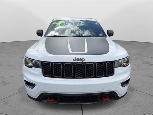 white 2019 Jeep Grand Cherokee Trailhawk