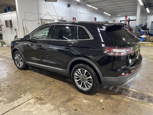 2022 Lincoln Nautilus Standard