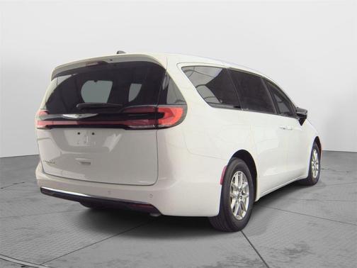 Bright White Clearcoat 2025 Chrysler Pacifica L
