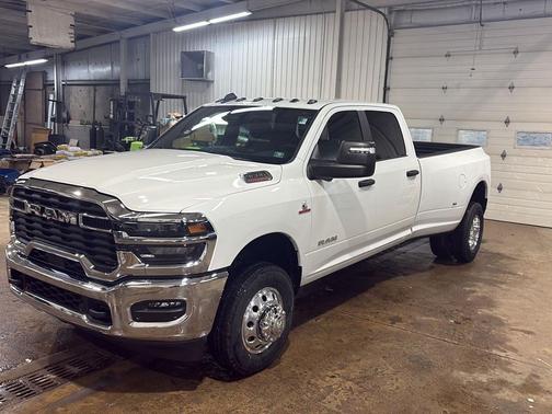 2026 RAM 3500 Big Horn Crew Cab 4x4 8' Box
