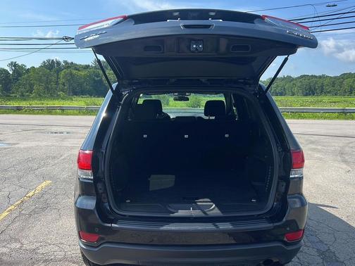 2020 Jeep Grand Cherokee Laredo