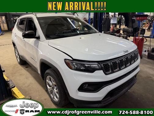 Bright White Clearcoat 2025 Jeep Compass Latitude