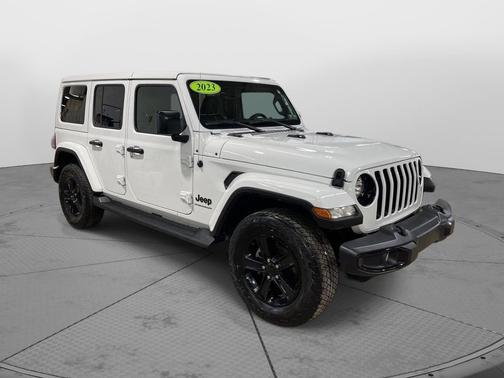 2023 Jeep Wrangler 4-Door Sahara Altitude 4x4