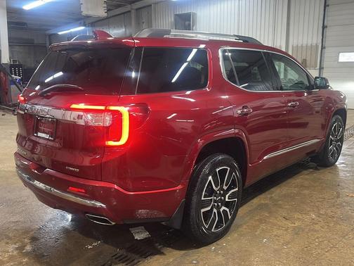 2020 GMC Acadia Denali