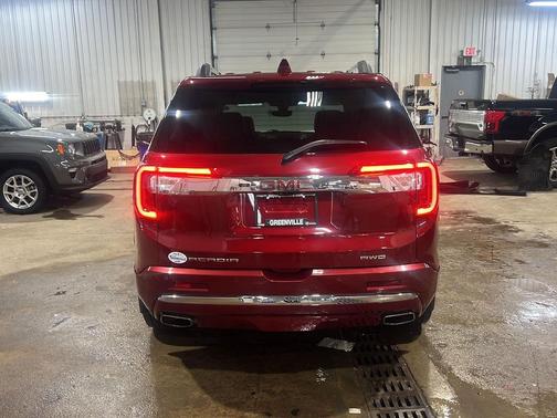 2020 GMC Acadia Denali