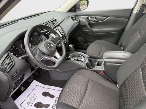 Midnight Pine Metallic 2020 Nissan Rogue SV