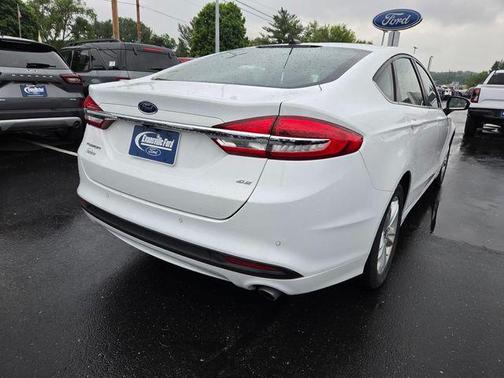 Oxford White 2018 Ford Fusion SE