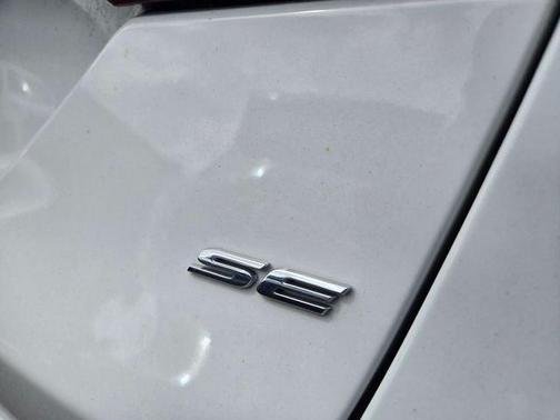 Oxford White 2018 Ford Fusion SE
