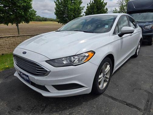 Oxford White 2018 Ford Fusion SE