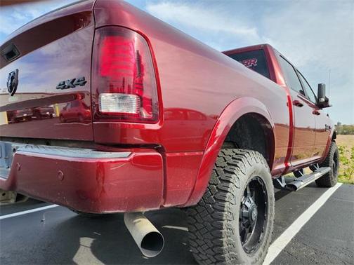 2017 RAM 2500 Laramie Crew Cab 4x4 6'4' Box